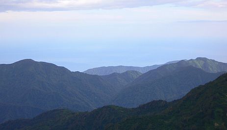 初雪山、犬ヶ岳を望むの画像