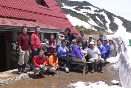 ヘリで上山してくれた、「助っ人！」の皆さん　　　06.6.18の画像