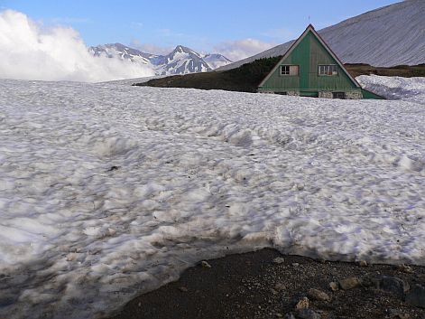 今日の朝日平　　雲の切れ間から、白馬岳が見えるの画像