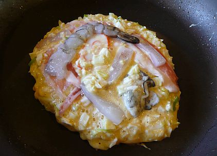 今日の夕食　　大阪名物「お好み焼き」の画像