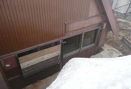 右側の雪囲いが、全て外れていた 09.5.23 写真